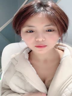 甜美颜值妹妹！娇小身材非常耐操！服装店地上操逼<script src=