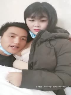 年轻小妹跟小哥出来开房直播啪啪，让小哥玩逼压在身下在被窝里抽插浪叫，奶子不小上位爆草还吃奶子内射中出第01集 [HD]-leb