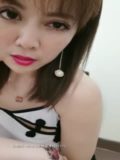 30岁风情-巨乳依萍❤：奶是被你摸大的吗，烟熏妆诱人，阴毛浓密，这么骚的娇喘呻吟你能忍住不撸么？第01集 [HD]-leb