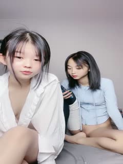 三个00后嫩妹妹！幸福老哥一挑三！超嫩美乳粉穴，双头龙女女互插，骑乘位一个个上，翘屁股求操第01集 [HD]-leb